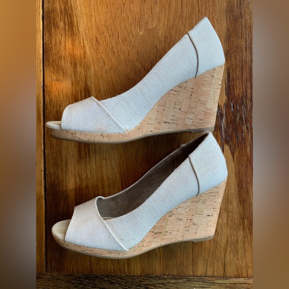 Toms Shoes - Tom’s classic wedge in cream. Size 9.5.